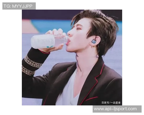 蔡徐坤在篮球场上的精彩瞬间与热血青春的完美结合图片展示